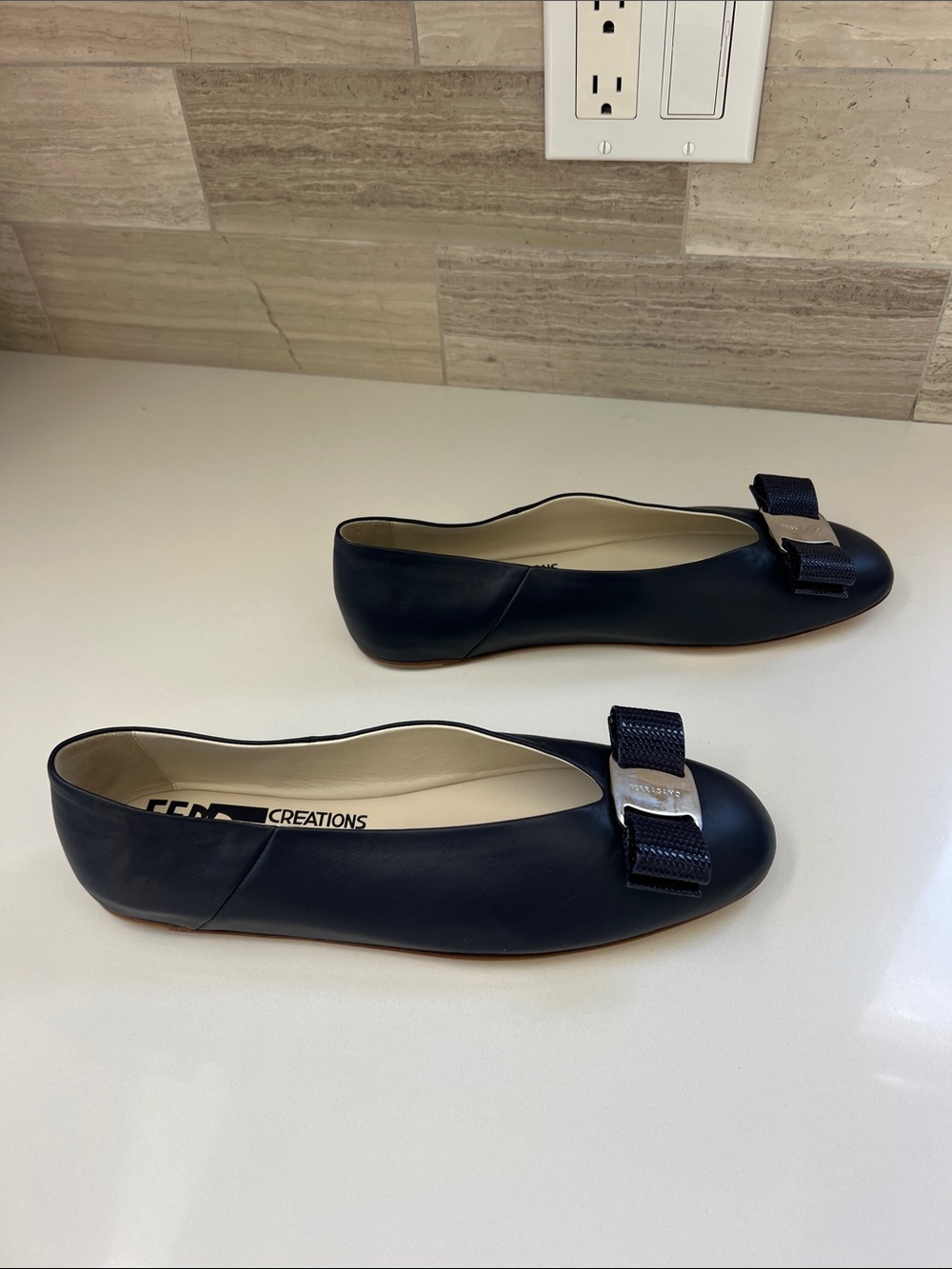 Salvatore Ferragamo creations Vara bow navy blue leather flats 10 - Picture 9 of 12
